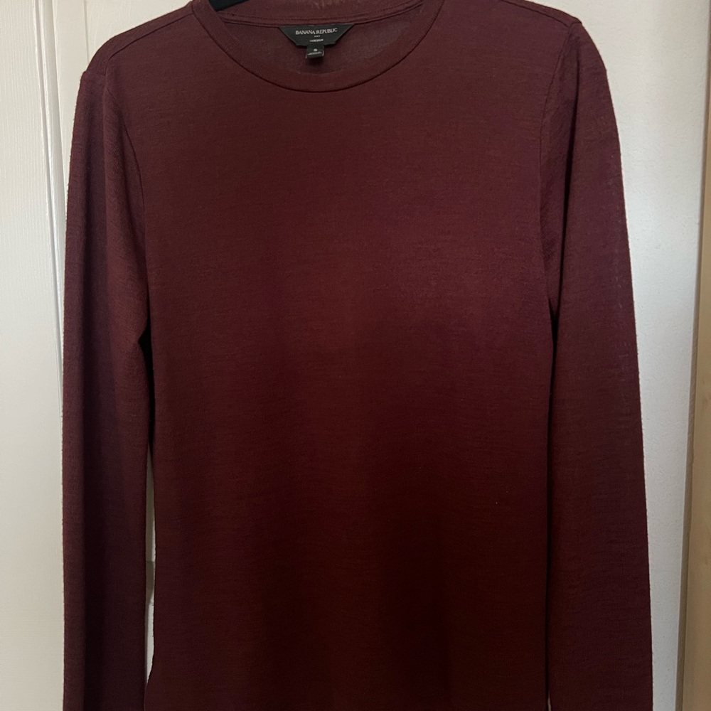 Banana Republic Luxespun Maroon Red Long Sleeve Sweater Tee